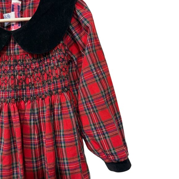 CC Bates Girls Red Plaid Smocked Dress With Black Velvet Collar size small - Picture 5 of 9